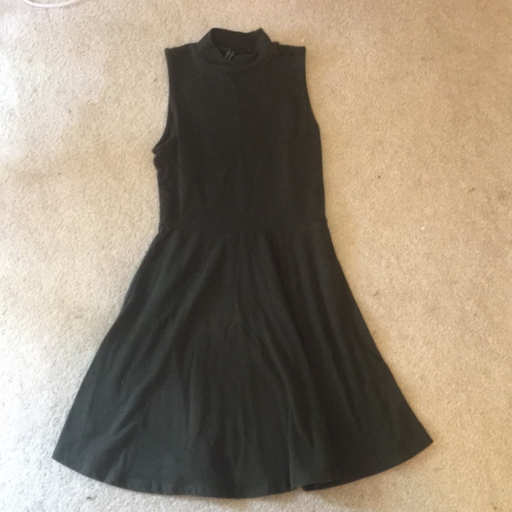 Short green dress